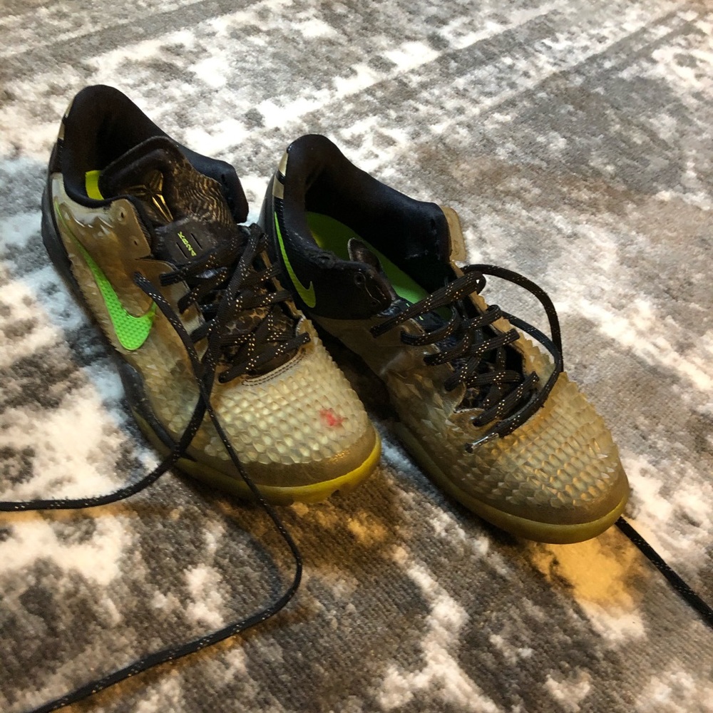 Kobe Christmas 🏀 shoe men’s